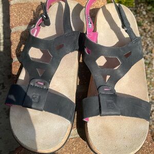 Soenco Tora sandals size 8 black orthotic suede leather upper women’s